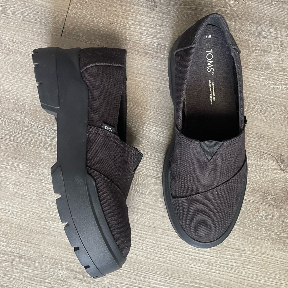 TOMS ALPARGATA COMBAT SLIP ON SHOE